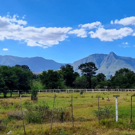 Blue Mountain Farm Lodge, Cabins & Cottages Swellendam Eksteriør bilde