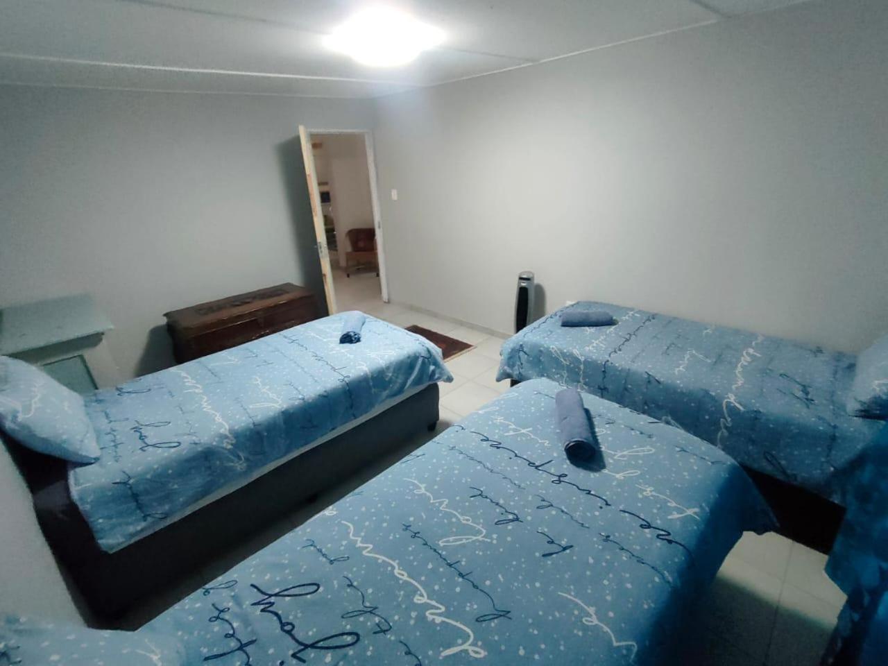 Blue Mountain Farm Lodge, Cabins & Cottages Swellendam Rom bilde