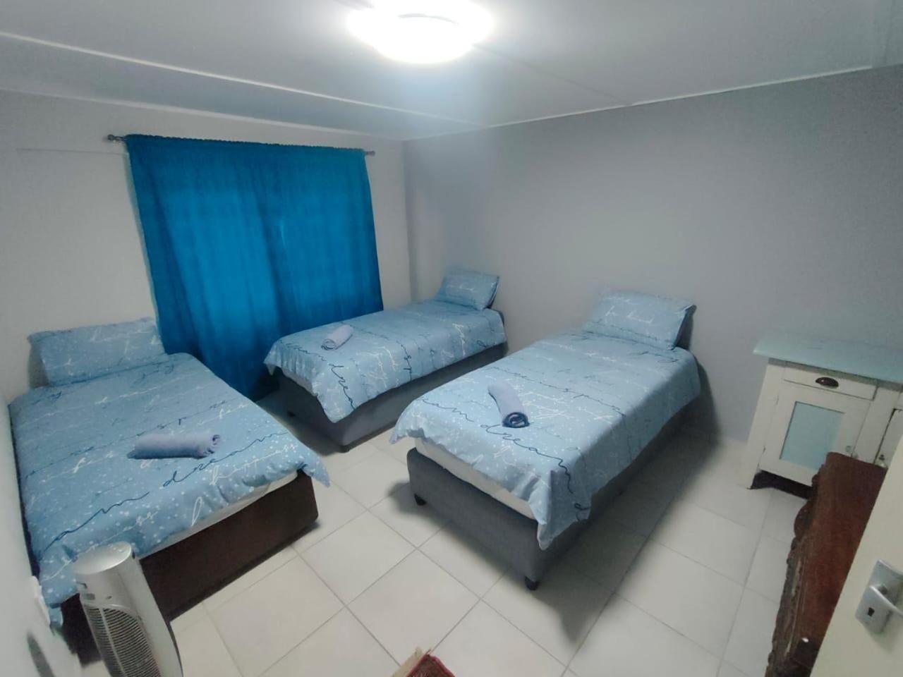 Blue Mountain Farm Lodge, Cabins & Cottages Swellendam Rom bilde